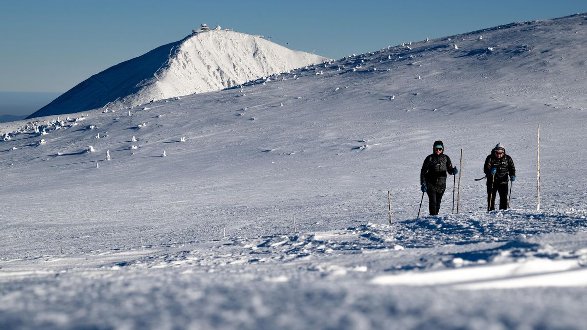Na hřebenech Krkonoš leží 160 centimetrů sněhu, lavinové nebezpečí stouplo